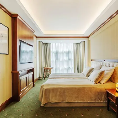 Prestige With Sauna By Grand Apartamento *